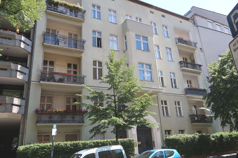 UHLANDSTR. + ruhige Citylage zw. KANT-u.STEINPLATZ +  großzügige 5 Zi + hohes 1. OG + großer Balkon — photo 1